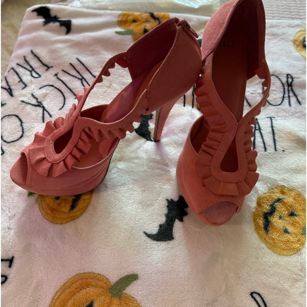 Elle Peach Velvet heels NWOT - Picture 3 of 5